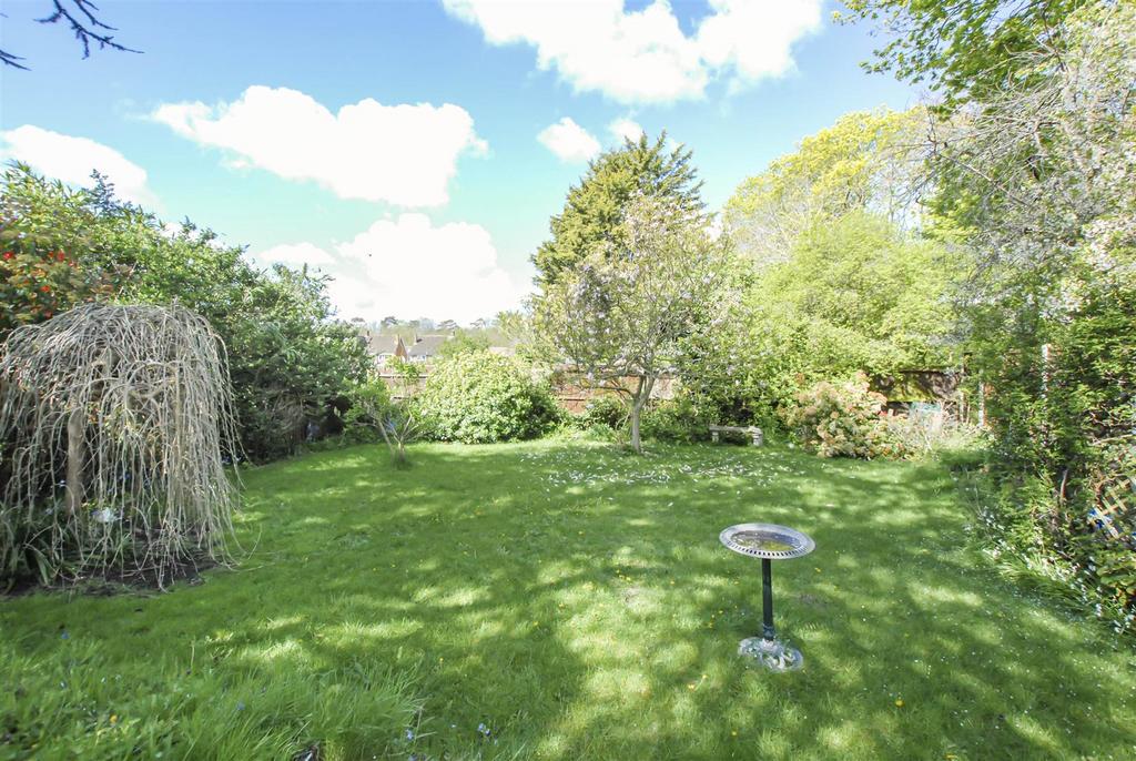 Twickenham Road, Old Isleworth 3 bed detached house for sale £1,199,950