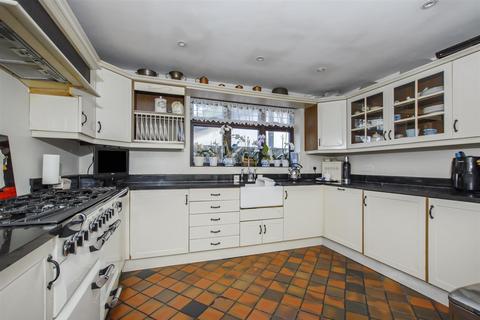 3 bedroom detached house for sale, Twickenham Road, Old Isleworth