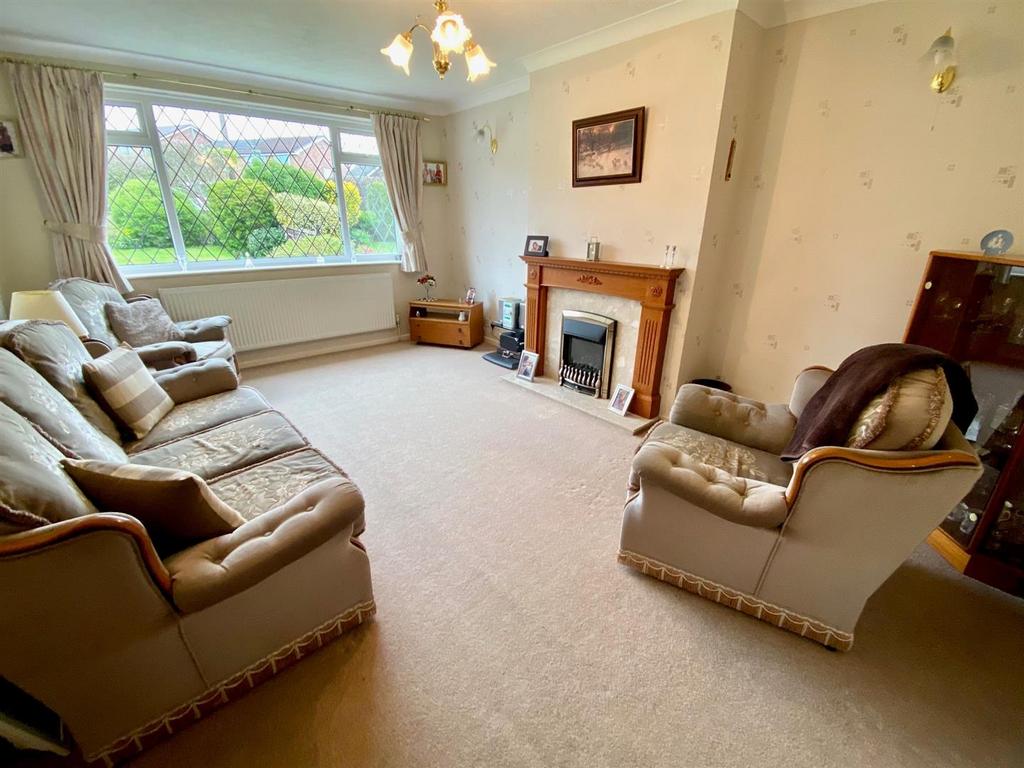 Hepworth Lane, Mirfield 2 bed semidetached bungalow for sale £210,000