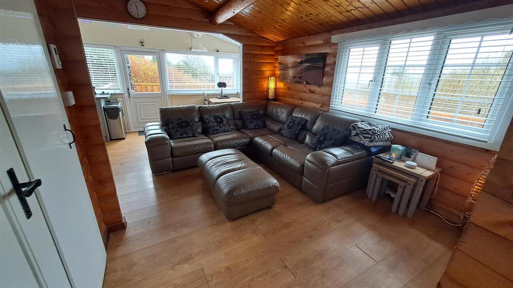 Cabin 230, Trawsfynydd Holiday Village, Bronaber, Trawsfynydd 2 bed