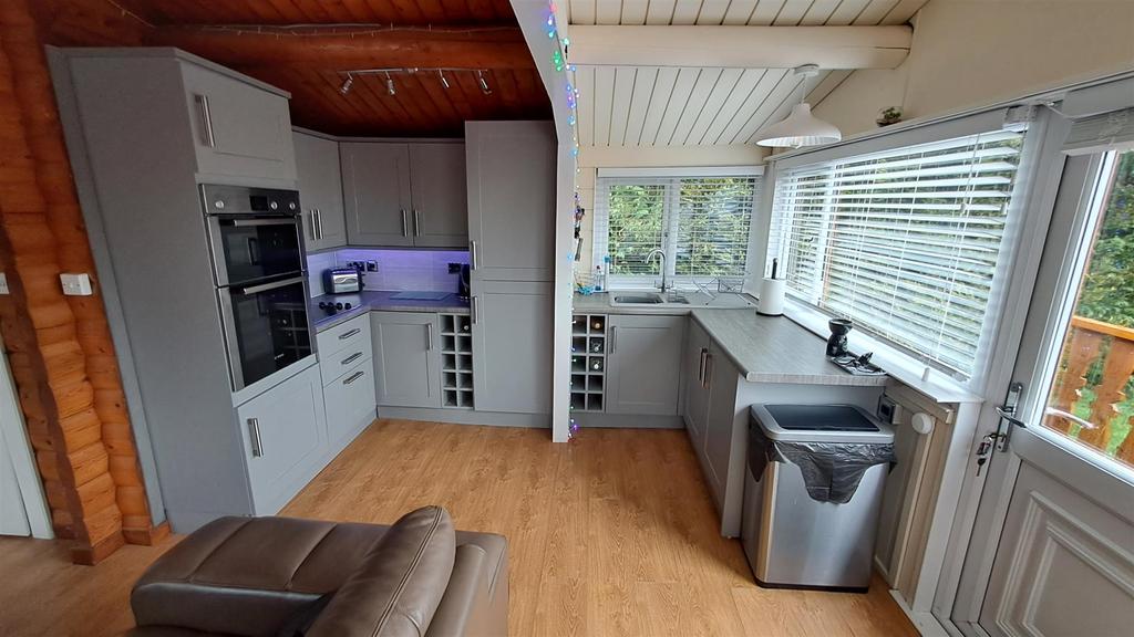 Cabin 230, Trawsfynydd Holiday Village, Bronaber, Trawsfynydd 2 bed