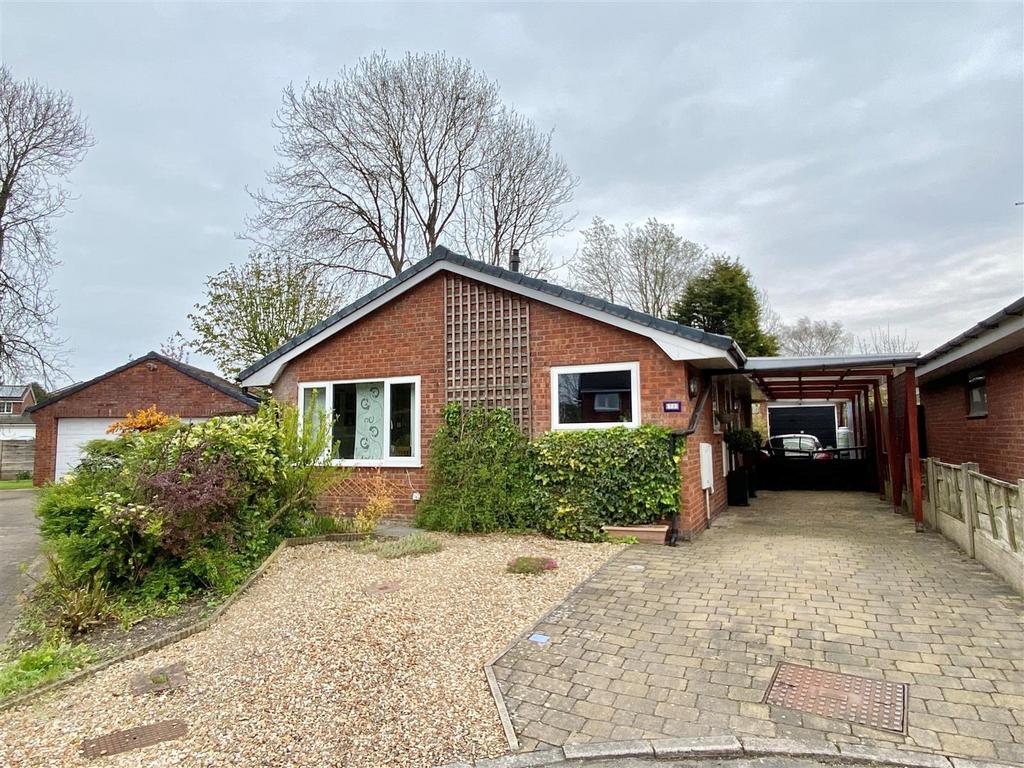 Brookhouse Close, Macclesfield 3 bed detached bungalow for sale £390,000