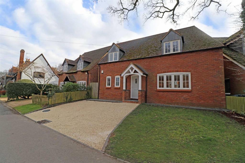 Bridge End, Warwick 3 bed detached house £2,500 pcm (£577 pw)