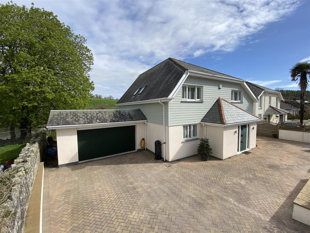 Tresillian, Truro 4 bed detached house for sale £850,000