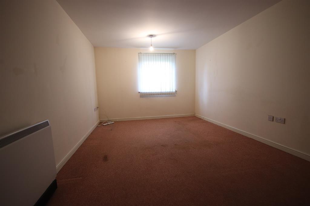 Redfield Croft, Leigh, WN7 1EN 2 bed flat £725 pcm (£167 pw)