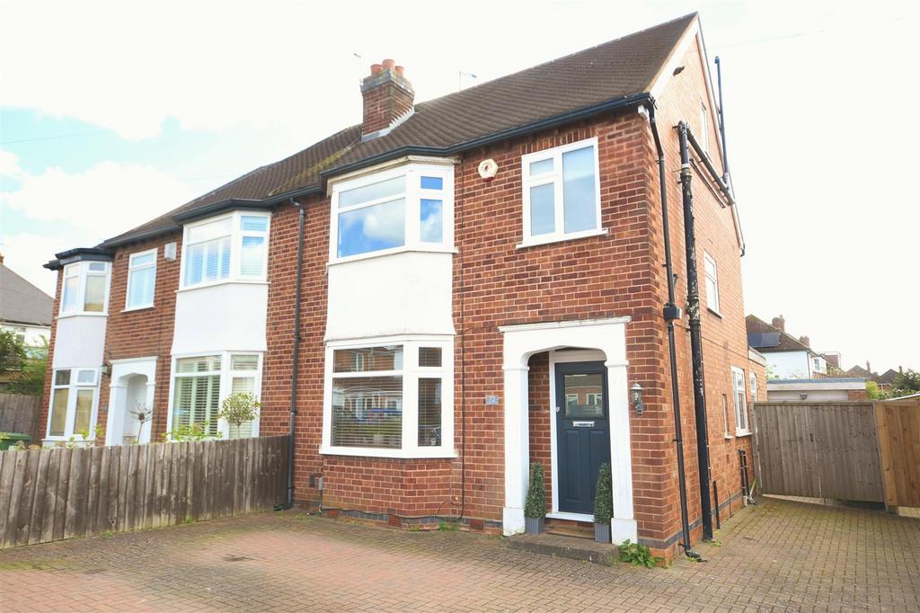 Kinross Road, Leamington Spa 4 bed semidetached house £495,000