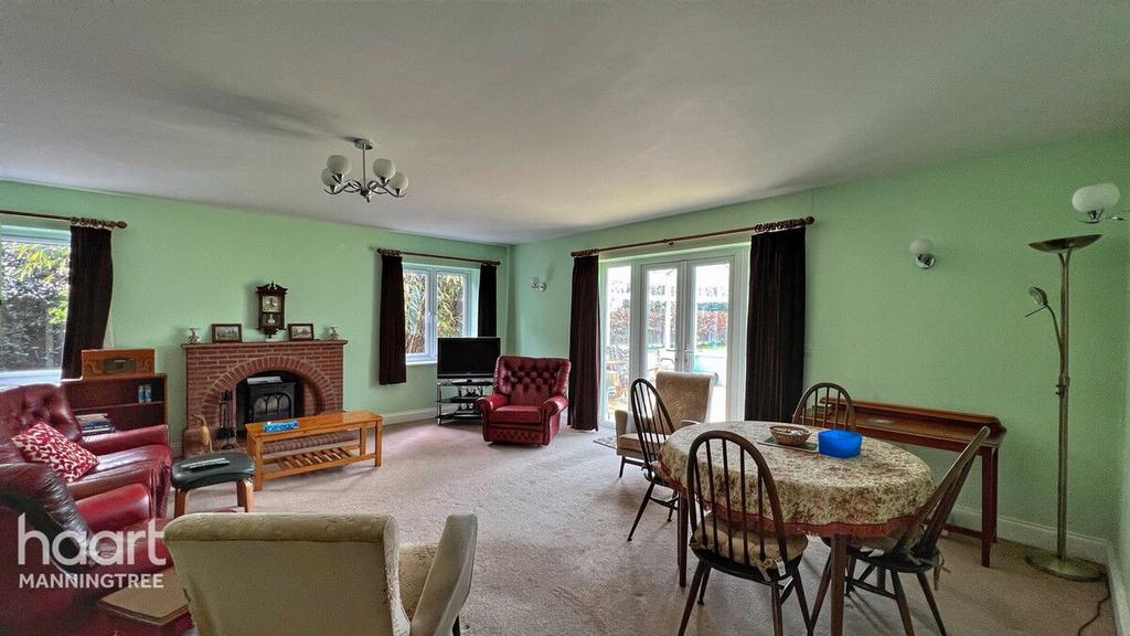 Heath Road, Bradfield, Manningtree... 3 bed detached bungalow £500,000