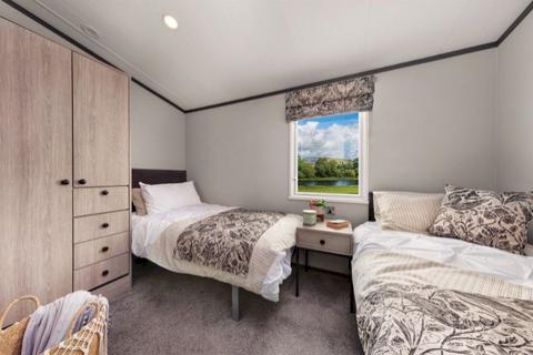 2 bedroom lodge for sale - Royal Vale Park, Allostock WA16