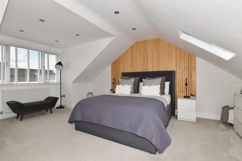 3 bedroom chalet for sale, Downs Close, East Studdal, Dover, Kent