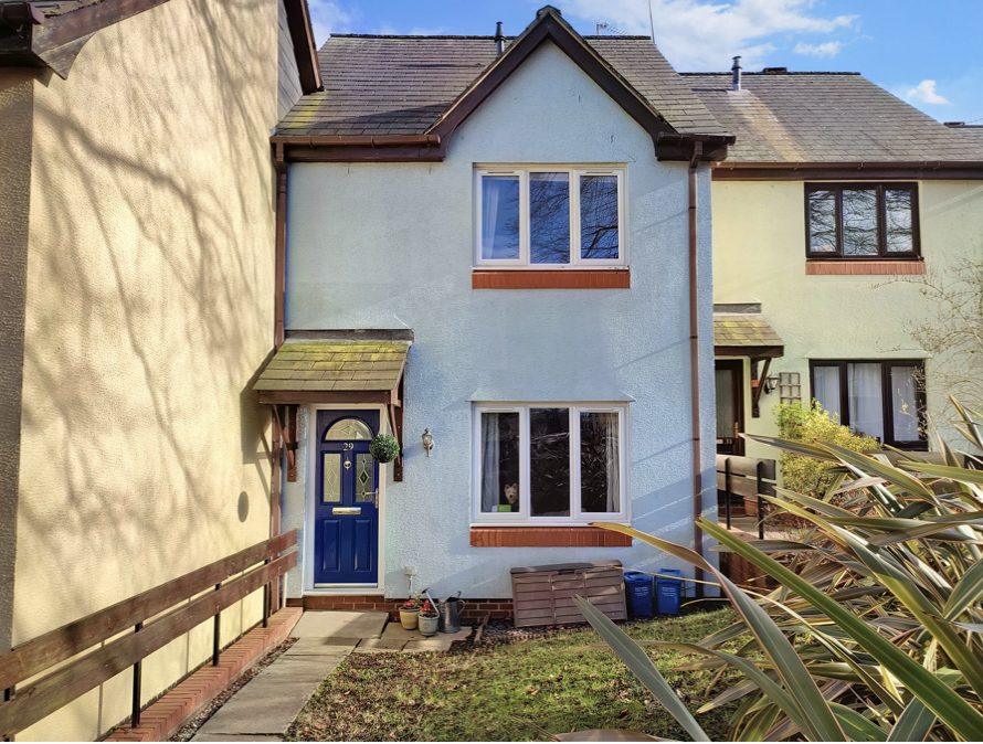 River View, Chepstow, Monmouthshire NP16 3 bed terraced house for sale