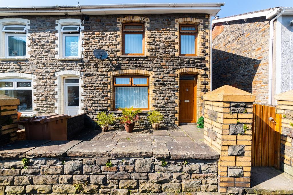 Chapel Farm Terrace, Cwmcarn, Newport. NP11 3 bed end of terrace house