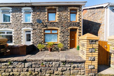 3 bedroom end of terrace house for sale, Chapel Farm Terrace, Cwmcarn, Newport. NP11