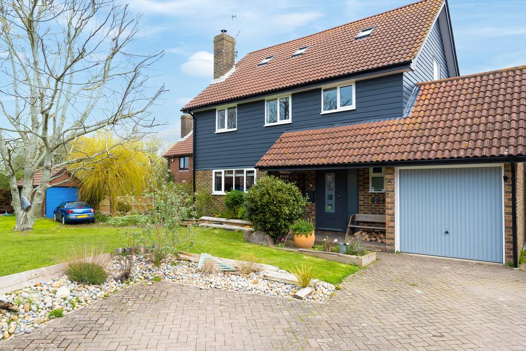 Oast House Field, Icklesham, East Sussex TN36 4BP 5 bed detached house