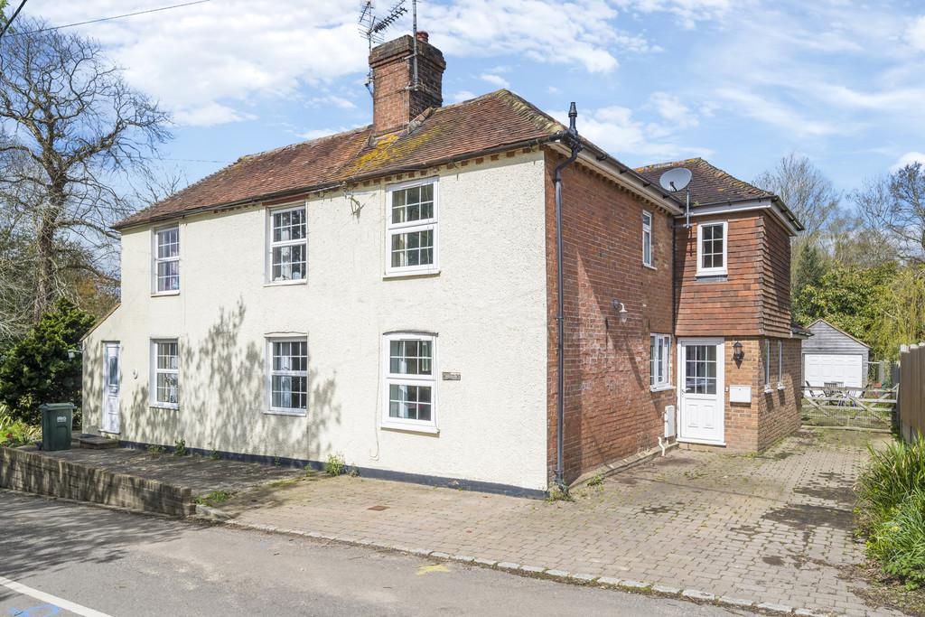 Clayhill, Beckley, East Sussex TN31 6SQ 2 bed semidetached house for