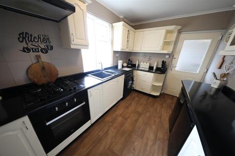 3 bedroom semi-detached house for sale, Thompson Avenue, Beverley