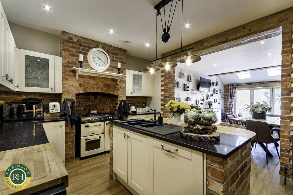 Kitchen/living area