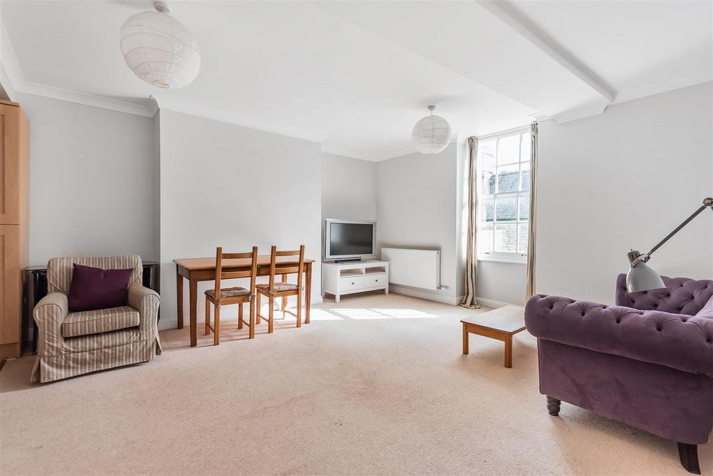 Newmarket Court, Tavistock 2 bed apartment £850 pcm (£196 pw)