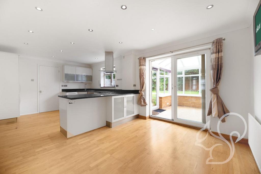 Thornton Drive, Colchester 4 bed detached house for sale £475,000