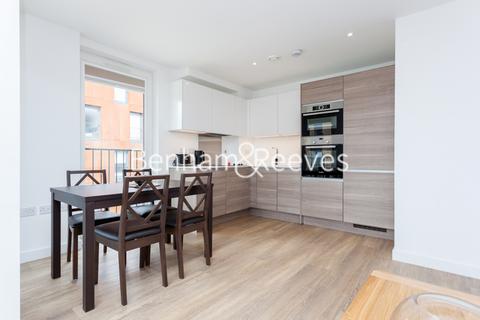 2 bedroom apartment to rent - Royal Victoria Gardens, Whiting Way SE16