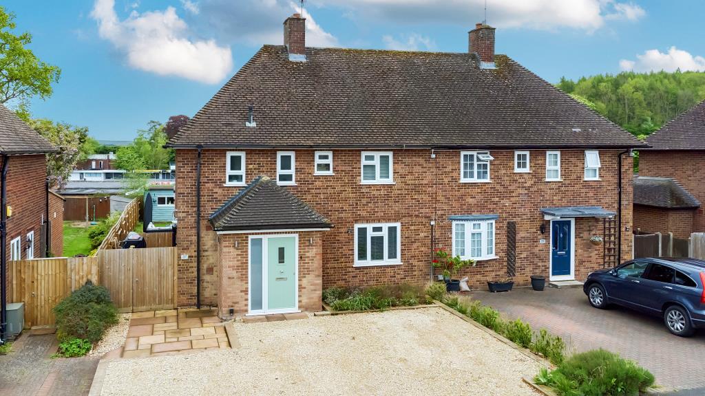 Chesham Old Town, Buckinghamshire, HP5 3 bed semidetached house for