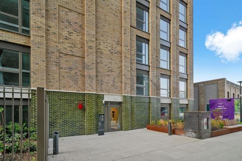 Studio to rent, Galleria House, Royal Eden Docks, E16