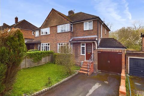 15 Bryanstone Grove, Guildford, GU2 9UL