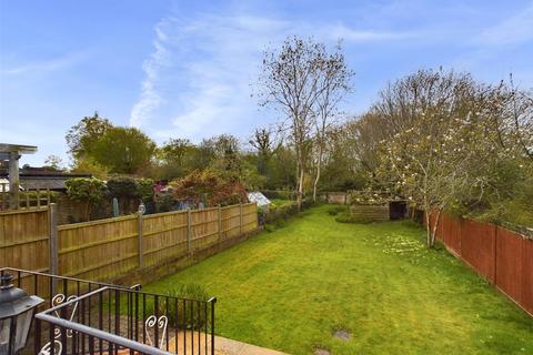 15 Bryanstone Grove, Guildford, GU2 9UL