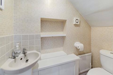 15 Bryanstone Grove, Guildford, GU2 9UL