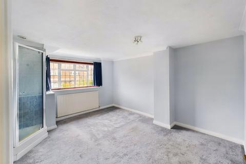 15 Bryanstone Grove, Guildford, GU2 9UL
