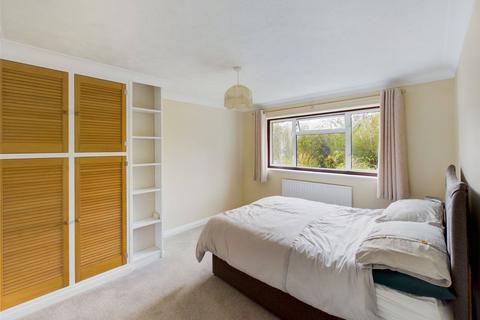 15 Bryanstone Grove, Guildford, GU2 9UL