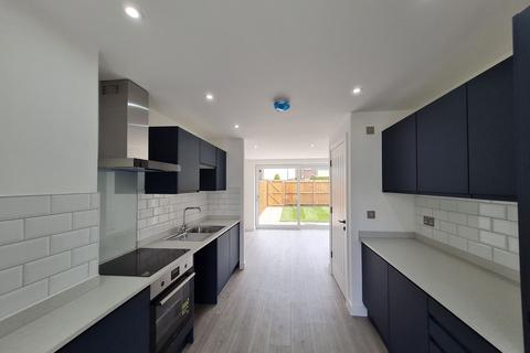 3 bedroom semi-detached house to rent, Chorley, Chorley PR7