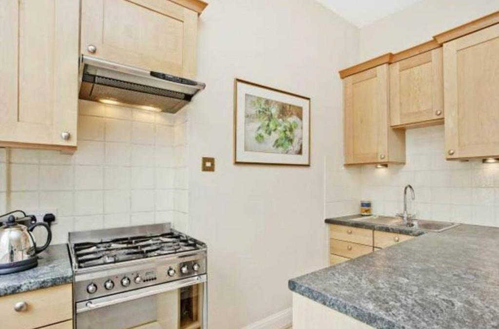 Moreton Place, Pimlico, London, SW1V 1 bed flat £2,167 pcm (£500 pw)