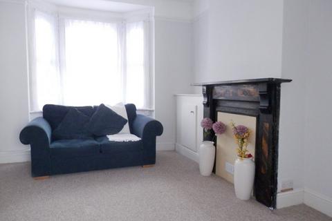 3 bedroom terraced house to rent, Houghton Road, Dunstable, LU5
