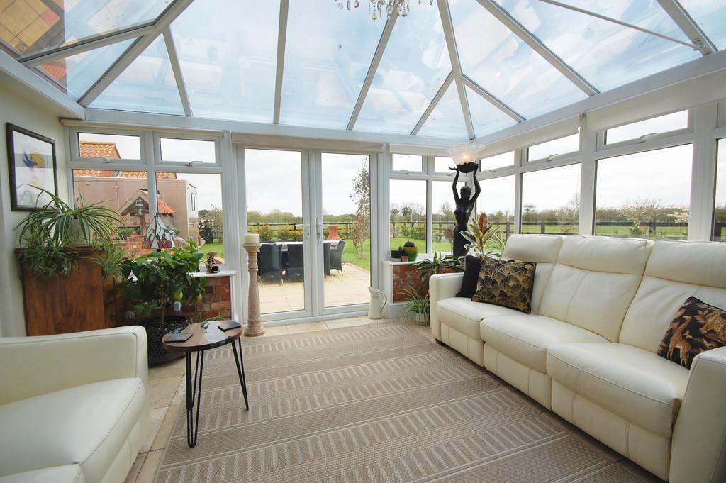 Fenside, East Kirkby PE23 4DD 4 bed equestrian property for sale £729,950