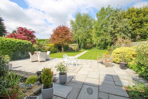 18 Greenways, Esher, KT10 0QD