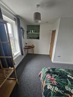 1 bedroom in a house share to rent - Romany Road - UFR