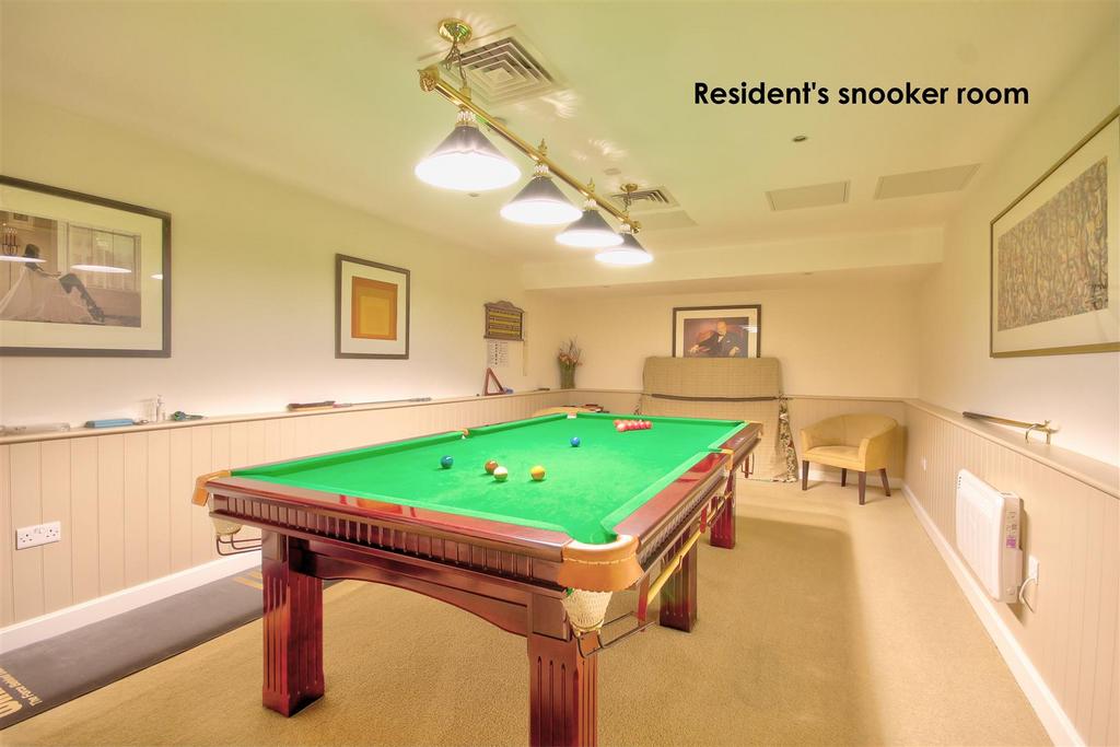 Resident&#39;s snooker room