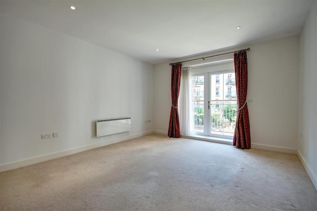 Open plan sitting/dining room