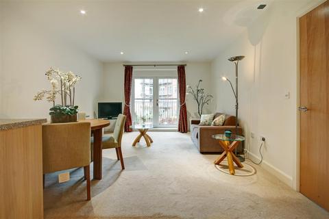 2 bedroom retirement property for sale, Avon House, Welland Place, Market Harborough