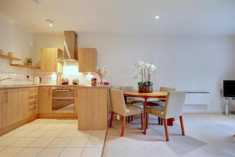 2 bedroom retirement property for sale, Avon House, Welland Place, Market Harborough