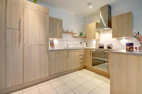 2 bedroom retirement property for sale, Avon House, Welland Place, Market Harborough