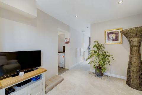 6 Ashmore, Long Buckby, Northampton, NN6 7RT