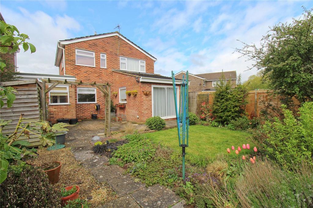 Paxcroft Way, Trowbridge 3 bed detached house £335,000