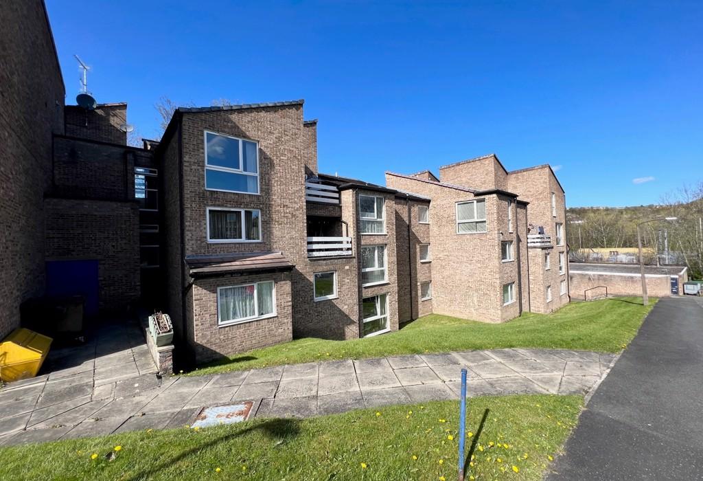 Frizley Gardens, Bradford, West... 1 bed apartment £495 pcm (£114 pw)