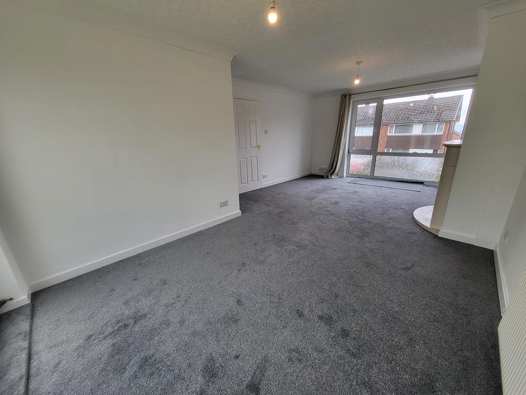 Horning crescent, Harle Syke, BB10 3 bed semidetached house £750 pcm