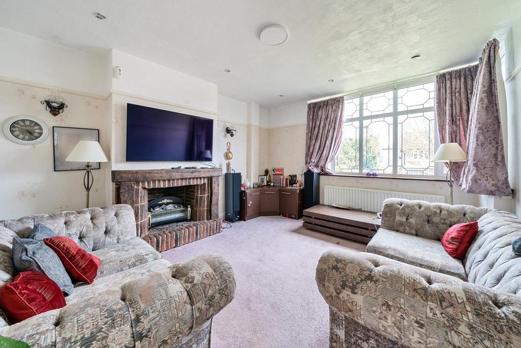 Courtfield Rise, West Wickham 4 bed semidetached house £750,000