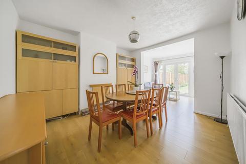 50 Merlin Grove, Beckenham, BR3 3HU
