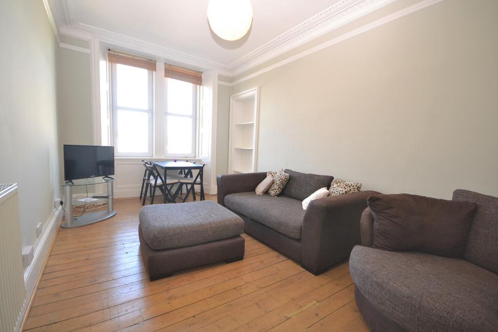 Dalry Road, Edinburgh, EH11 2 bed flat £1,200 pcm (£277 pw)