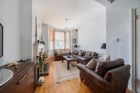 5 Leythe Road, London, W3 8AW