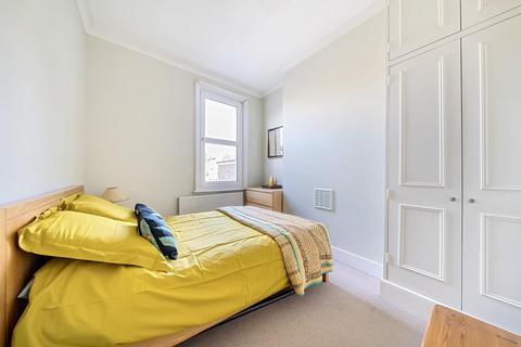 5 Leythe Road, London, W3 8AW